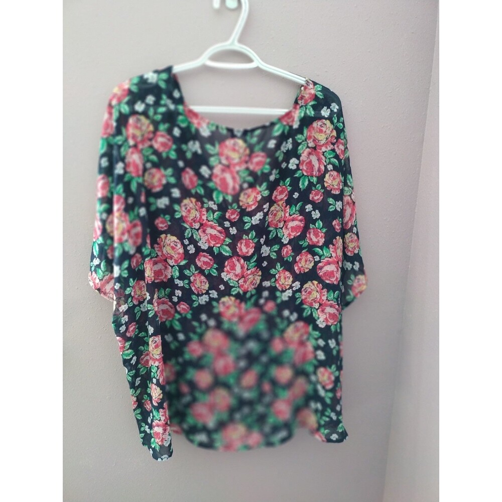 Torrid Floral Button Front Top Torrid Size 4 - Picture 7 of 9